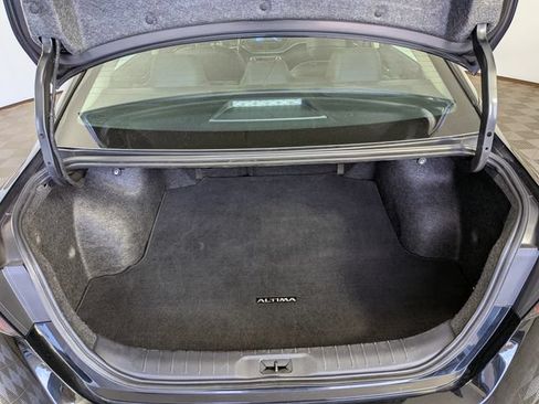 Used 2024 Nissan Altima 2.5 SR FWD image 11