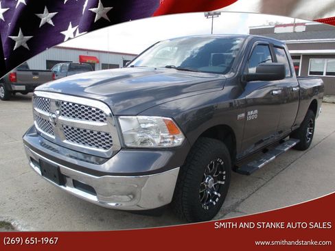 Used 2016 RAM 1500 Classic SLT AWD/4WD image 1