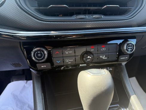 Used 2025 Jeep Compass Latitude w/ Altitude Special Edition image 21