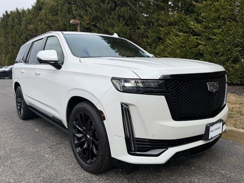 Used 2023 Cadillac Escalade Sport w/ LPO, ONYX Package image 8