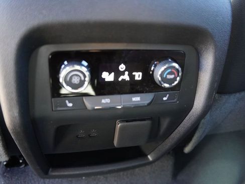 New 2026 Chevrolet Traverse RS image 13