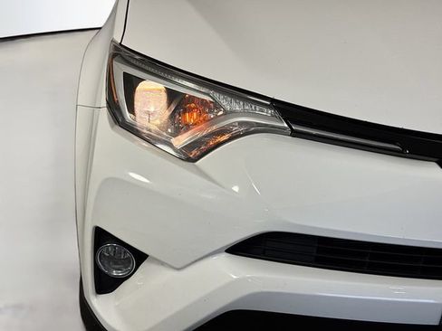 Used 2017 Toyota RAV4 XLE w/ Carpet Mat Package AWD/4WD image 3