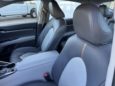 Used 2018 Toyota Camry XLE w/ Audio Package image 14