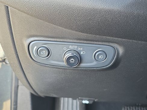 Used 2020 Chevrolet Equinox Premier image 24