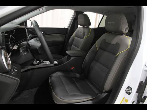 Used 2024 Chevrolet Trax ACTIV w/ Driver Confidence Package FWD image 5