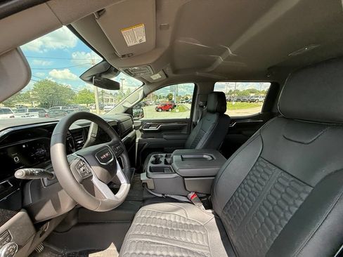 Used 2026 GMC Sierra 1500 Elevation w/ Elevation Select Package AWD/4WD image 13