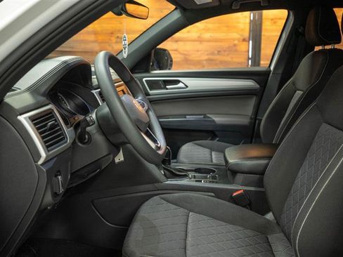 Used 2021 Volkswagen Atlas Cross Sport S image 8