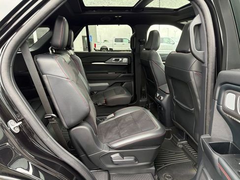 Certified 2025 Ford Explorer ST AWD/4WD image 21