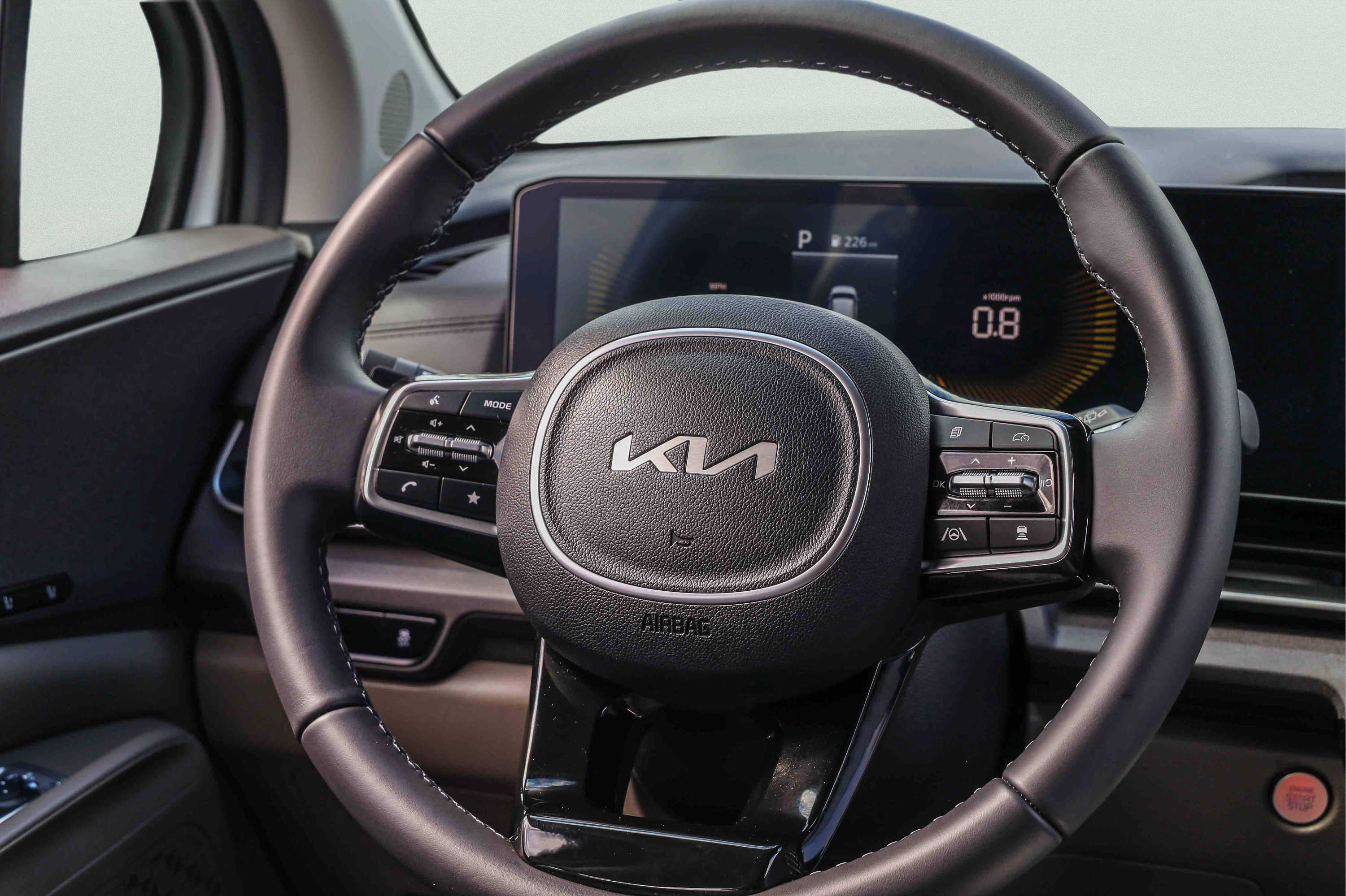 Used 2026 Kia Carnival EX FWD image 14