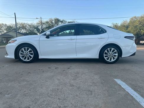 Used 2021 Toyota Camry LE image 8