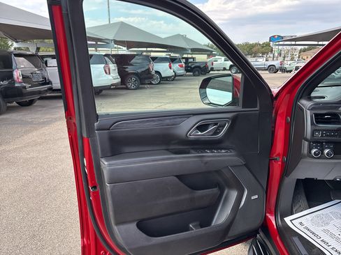 Used 2021 GMC Yukon SLT w/ SLT Premium Package AWD/4WD image 12