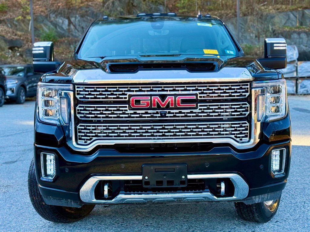 Used 2022 GMC Sierra 3500 Denali w/ Denali Ultimate Package AWD/4WD image 2