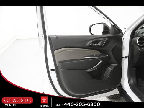 Used 2024 Chevrolet Trax ACTIV w/ Driver Confidence Package FWD image 4