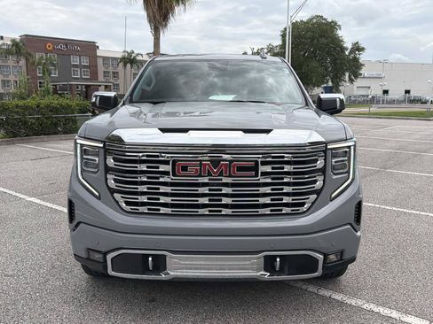 Used 2025 GMC Sierra 1500 Denali AWD/4WD image 9