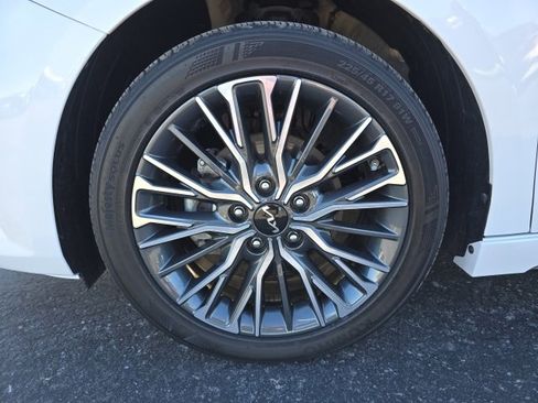 Used 2024 Kia Forte GT-Line image 8