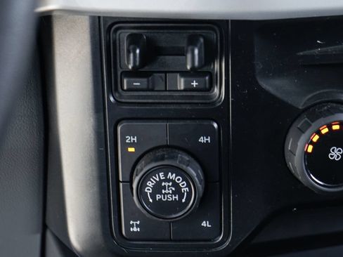 Used 2025 Ford F250 XLT w/ Black Appearance Package AWD/4WD image 30