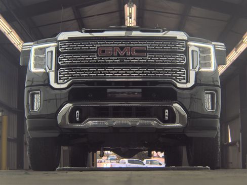 Used 2022 GMC Sierra 2500 Denali w/ Technology Package image 4