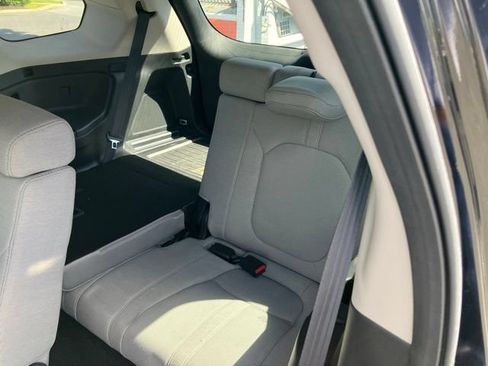 Used 2023 Honda Pilot LX image 12