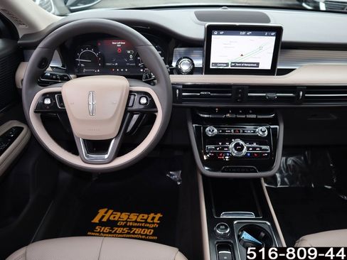 Used 2022 Lincoln Corsair AWD w/ Equipment Group 101A image 11