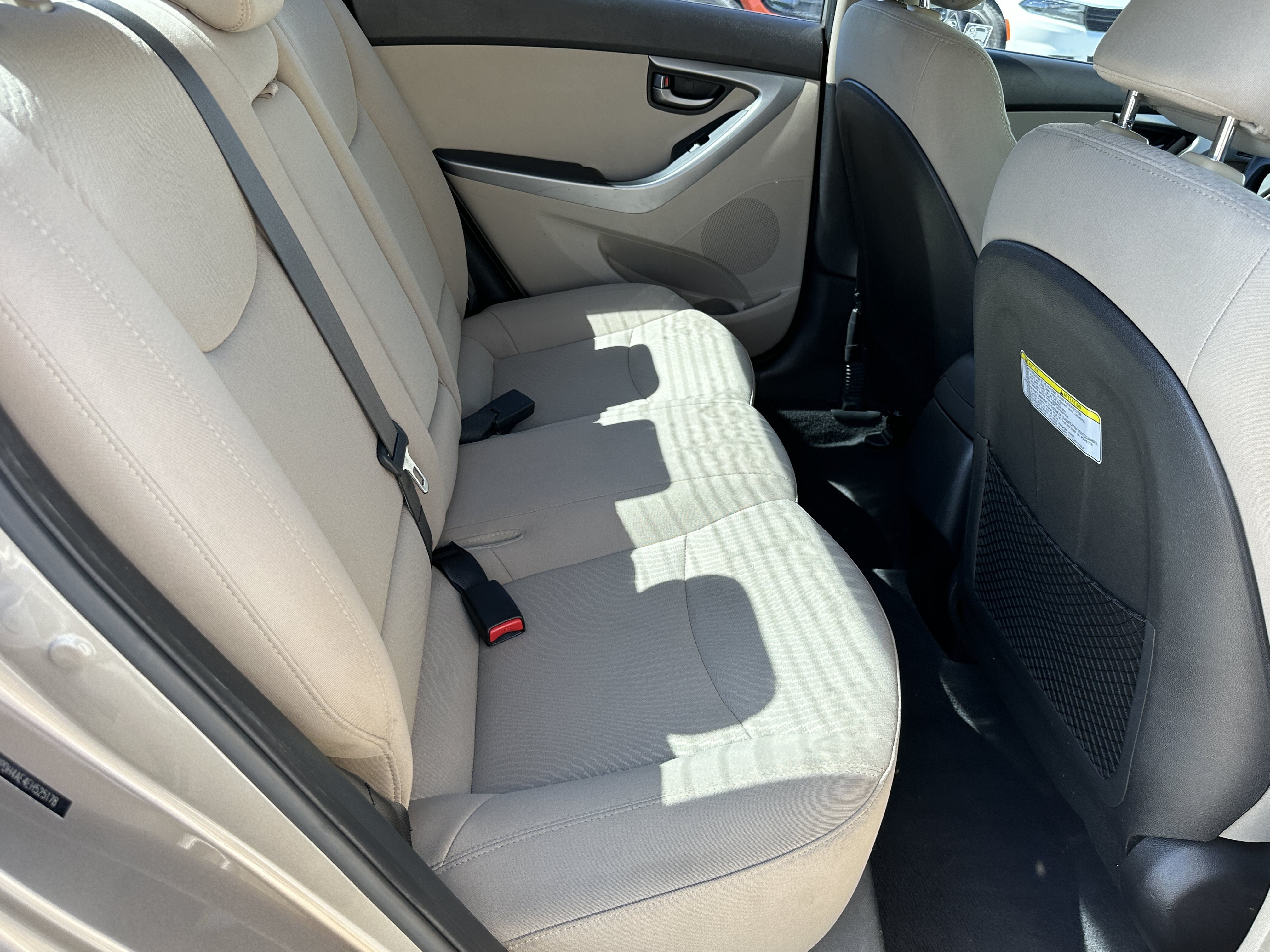 Used 2014 Hyundai Elantra SE FWD image 18