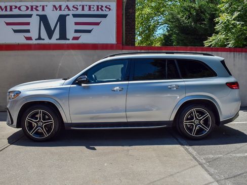 Used 2025 Mercedes-Benz GLS 450 4MATIC w/ AMG Line Exterior image 4