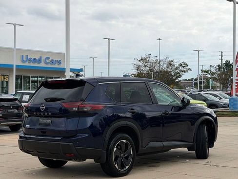 Used 2025 Nissan Rogue SV AWD/4WD image 5