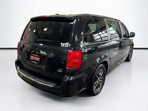 Used 2017 Dodge Grand Caravan SXT image 6