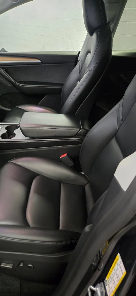 Used 2025 Tesla Model Y Long Range AWD/4WD image 9