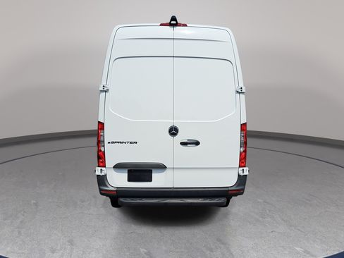 Used 2024 Mercedes-Benz eSprinter 170 Cargo image 7