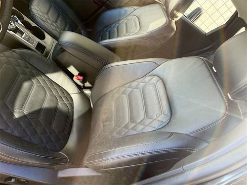 Used 2024 Ford Escape Platinum w/ Premium Technology Package image 20