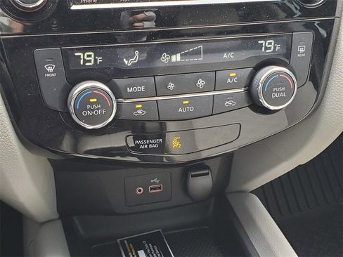 Certified 2022 Nissan Rogue Sport SV image 30