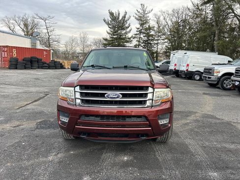 Used 2016 Ford Expedition EL XLT w/ Equipment Group 202A image 2