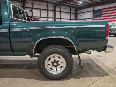 Used 1994 Toyota Pickup SR5 AWD/4WD image 5