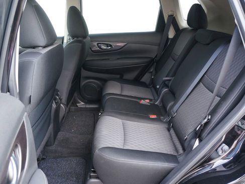 Used 2019 Nissan Rogue SV AWD/4WD image 34