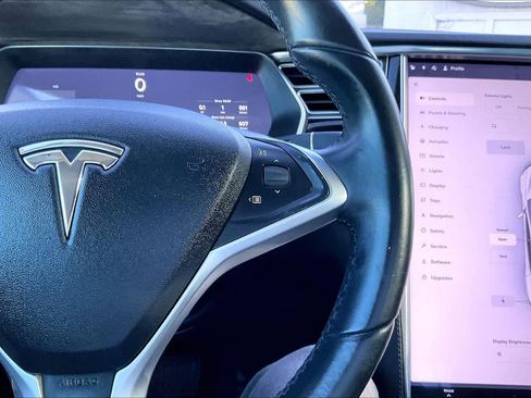 Used 2016 Tesla Model S 70 RWD image 25
