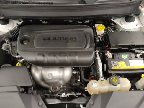 Used 2020 Jeep Cherokee Latitude w/ Cold Weather Group FWD image 30