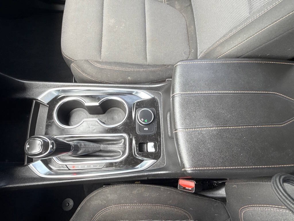 Used 2018 Chevrolet Traverse LT FWD image 20