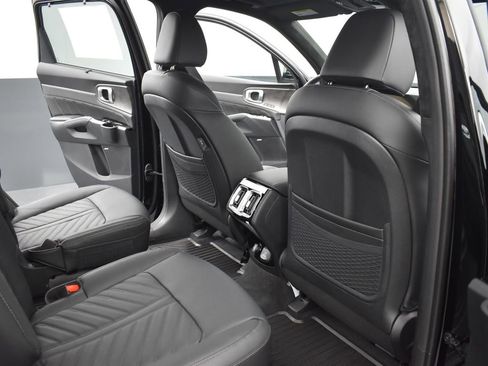 Certified 2025 Kia Sorento SX Prestige AWD/4WD image 21