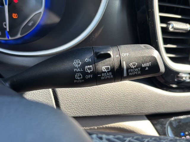 Used 2024 Chrysler Pacifica Touring-L FWD image 20