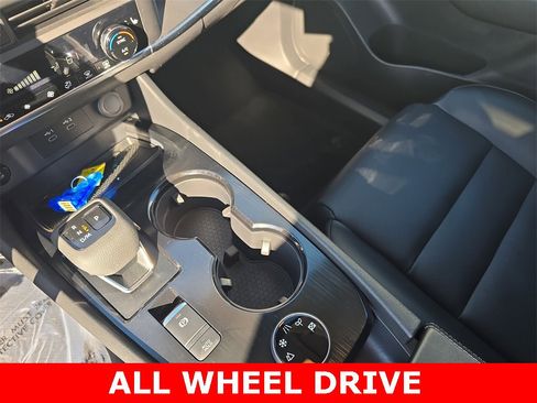 Used 2024 Nissan Rogue SV w/ SV Premium Package image 25