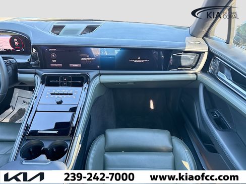 Used 2025 Porsche Panamera 4 image 18