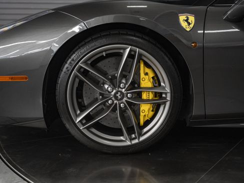 Used 2019 Ferrari 488 Spider RWD image 21
