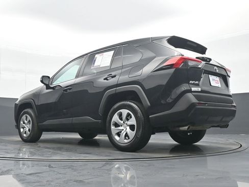 Used 2022 Toyota RAV4 LE image 28