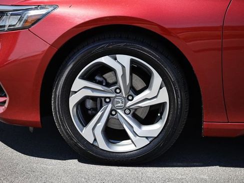 Used 2018 Honda Accord EX image 5