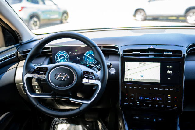 Used 2024 Hyundai Tucson Limited AWD/4WD image 6
