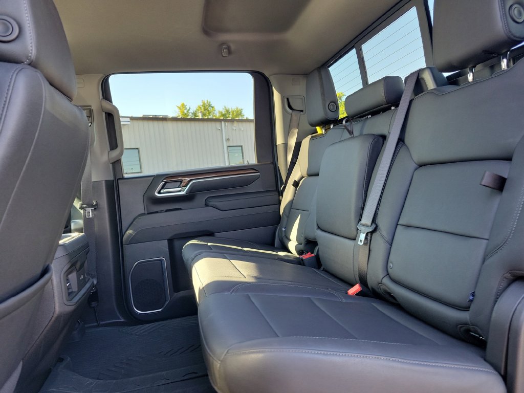Used 2025 Chevrolet Silverado 2500 LT w/ Trail Boss Package AWD/4WD image 18