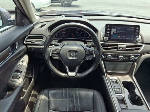 Used 2019 Honda Accord Touring image 11