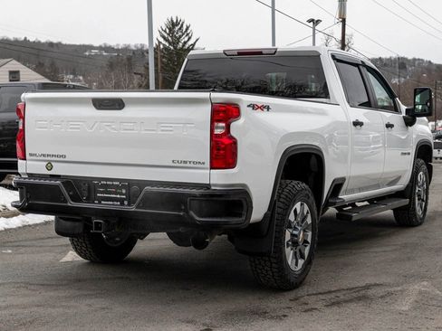 Used 2024 Chevrolet Silverado 2500 Custom w/ Custom Value Package image 4