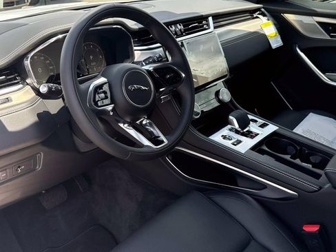 New 2026 Jaguar F-PACE R-Dynamic S image 29