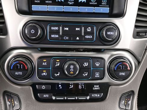 Used 2020 Chevrolet Suburban LT image 24